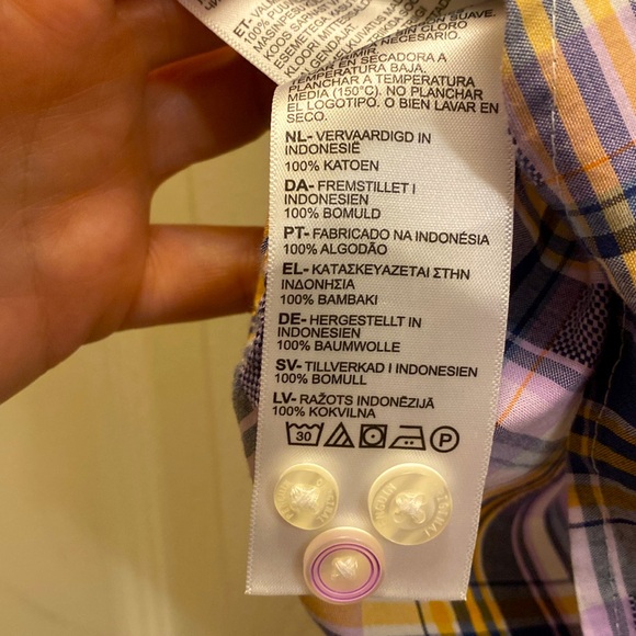 Original Penguin casual short sleeved buttoned down shirt. Perfect for summer. - Picture 9 of 9